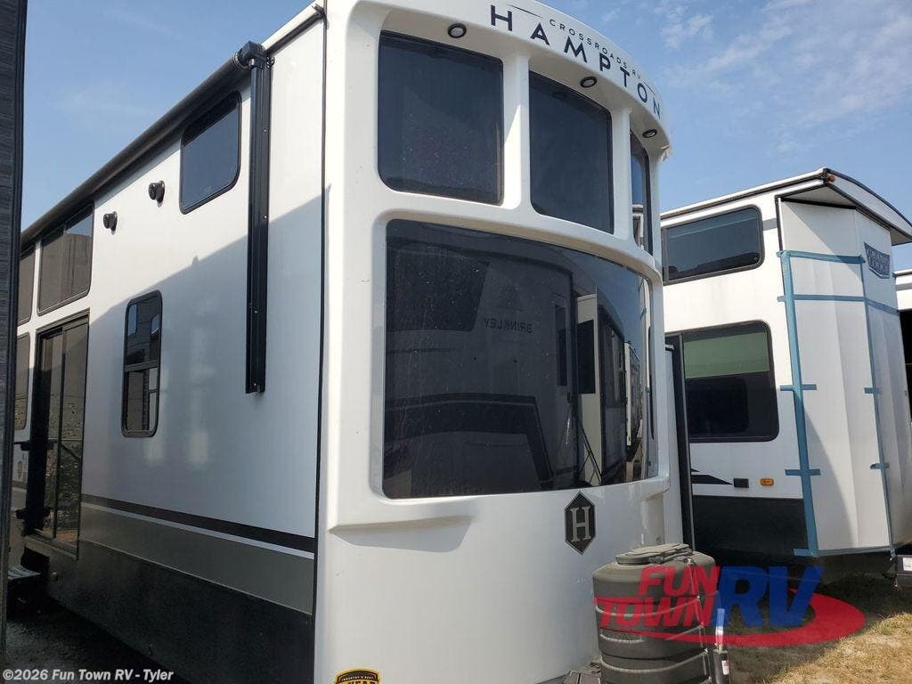 2024 CrossRoads Hampton HP390PVL RV for Sale in Mineola, TX 75773