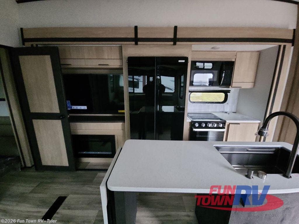 2025 Cruiser 37LF by CrossRoads from Fun Town RV - Tyler in Mineola, Texas