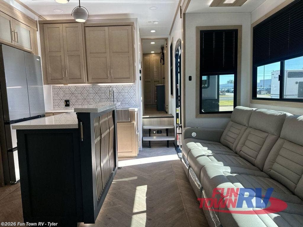 New 2026 Keystone Raptor 415 available in Mineola, Texas