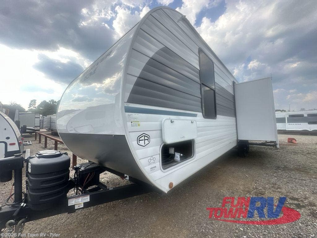 Used 2025 Forest River Salem 29VBUD available in Mineola, Texas