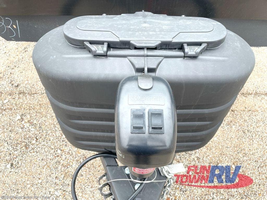 New 2025 CrossRoads Sunset Trail SS331BH available in Mineola, Texas