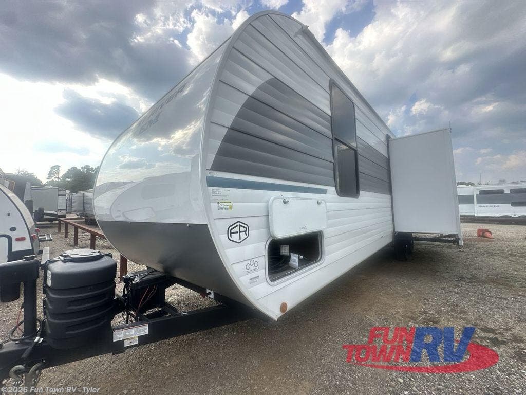 Used 2025 Forest River Salem 29VBUD available in Mineola, Texas
