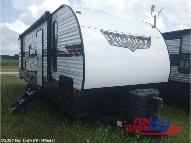 Used 2023 Forest River Wildwood 28DBUD available in Thackerville, Oklahoma