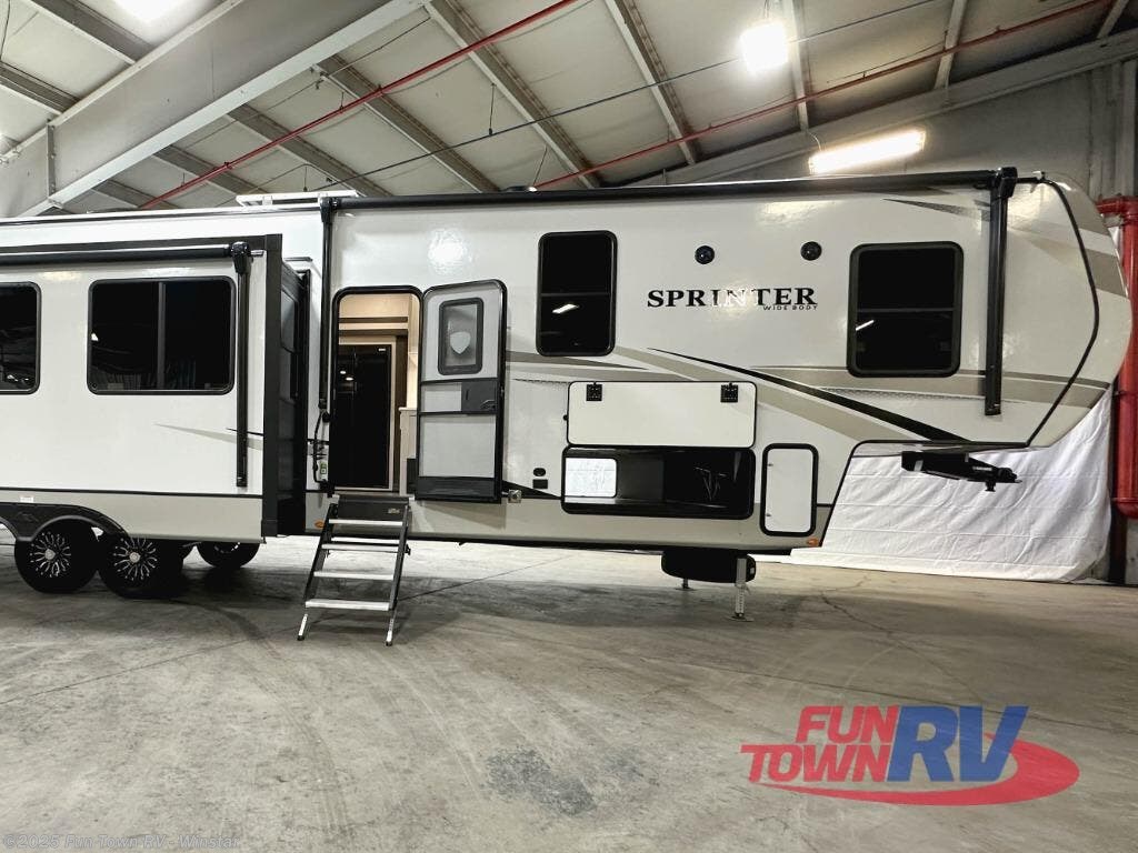 2025 Keystone Sprinter 3900DBL RV for Sale in Thackerville, OK 73459