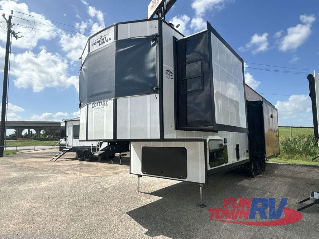 New 2025 Forest River Cedar Creek Cottage 41FWC available in Thackerville, Oklahoma