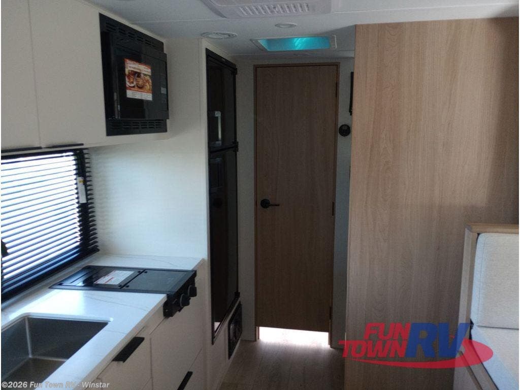 New 2026 Winnebago Micro Minnie 2100BH available in Thackerville, Oklahoma