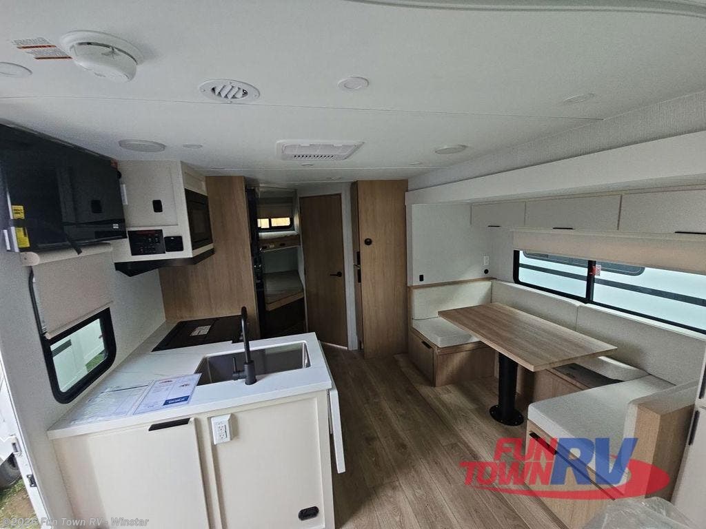 2026 Thrive 22MBH by Winnebago from Fun Town RV - Winstar in Thackerville, Oklahoma