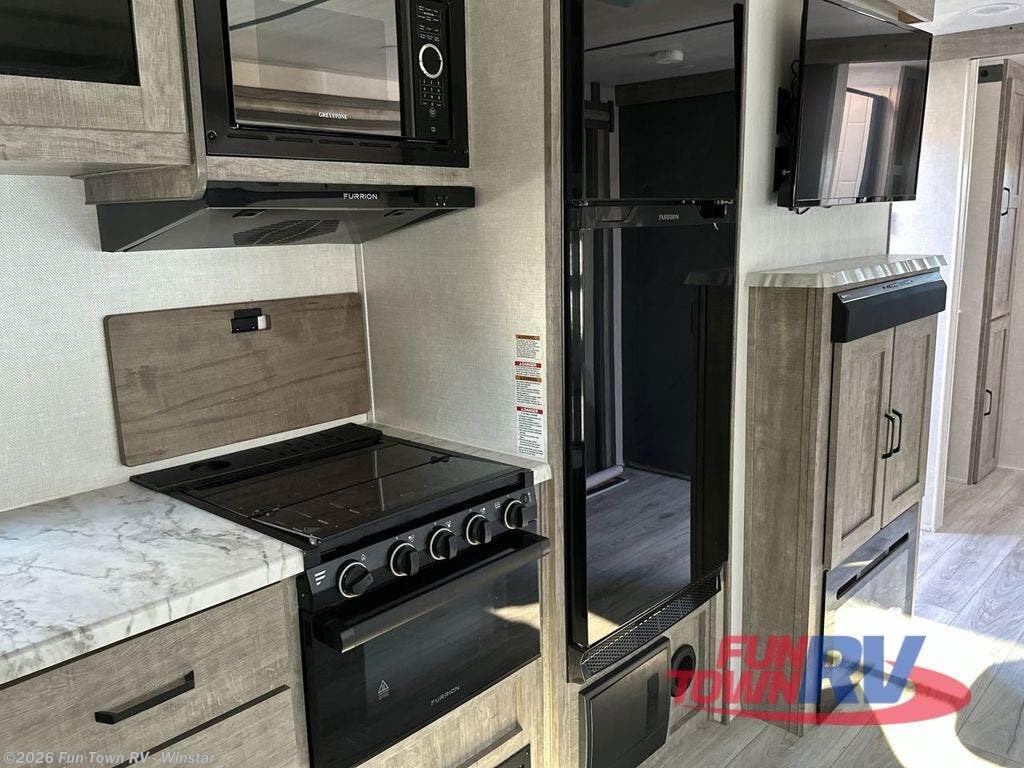 Used 2023 Forest River Grand Surveyor 267RBSS available in Thackerville, Oklahoma