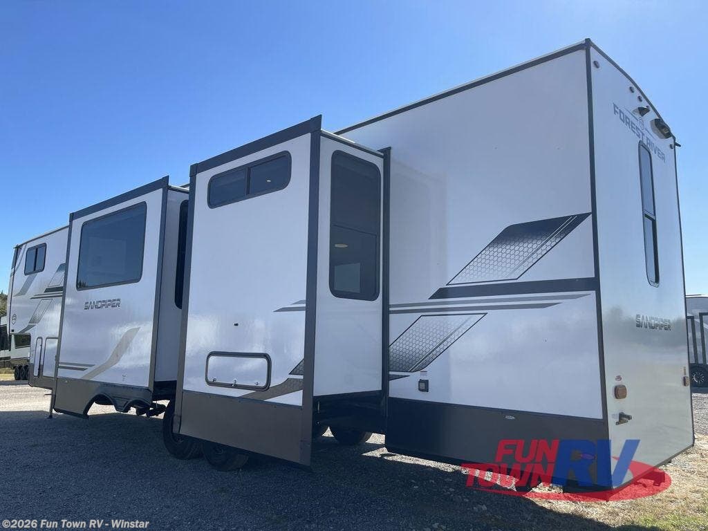 New 2026 Forest River Sandpiper 3710HBFB available in Thackerville, Oklahoma
