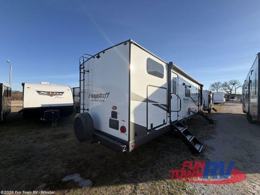 2021 Flagstaff Super Lite 29BHS by Forest River from Fun Town RV - Winstar in Thackerville, Oklahoma