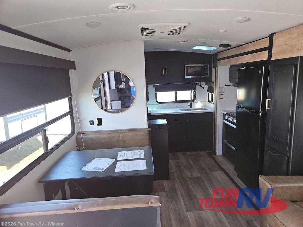 2022 Outback Ultra Lite 221UMD by Keystone from Fun Town RV - Winstar in Thackerville, Oklahoma