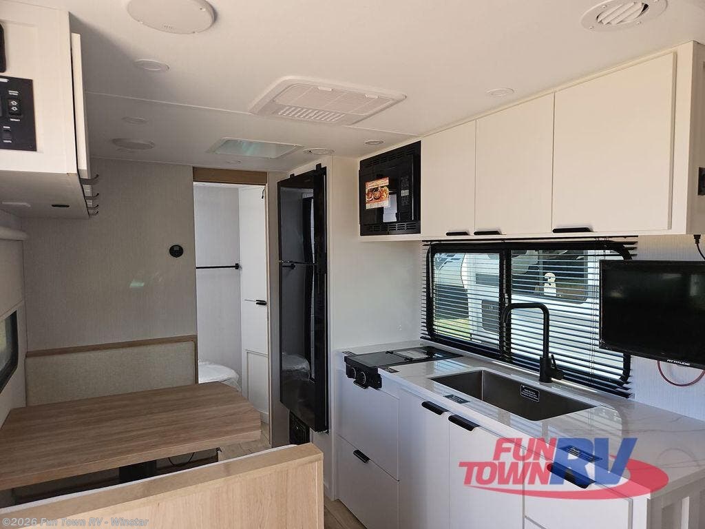 New 2026 Winnebago Micro Minnie 2000TRB available in Thackerville, Oklahoma