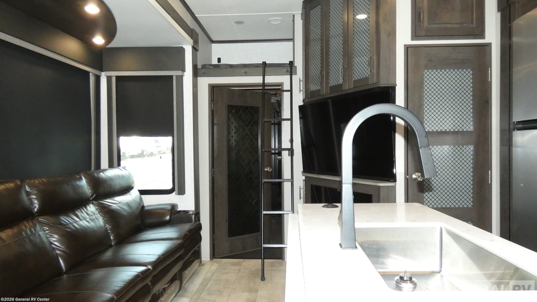 2021 Grand Design Momentum 351M-3S - Used Fifth Wheel For Sale by General RV Center in Clarkston, Michigan