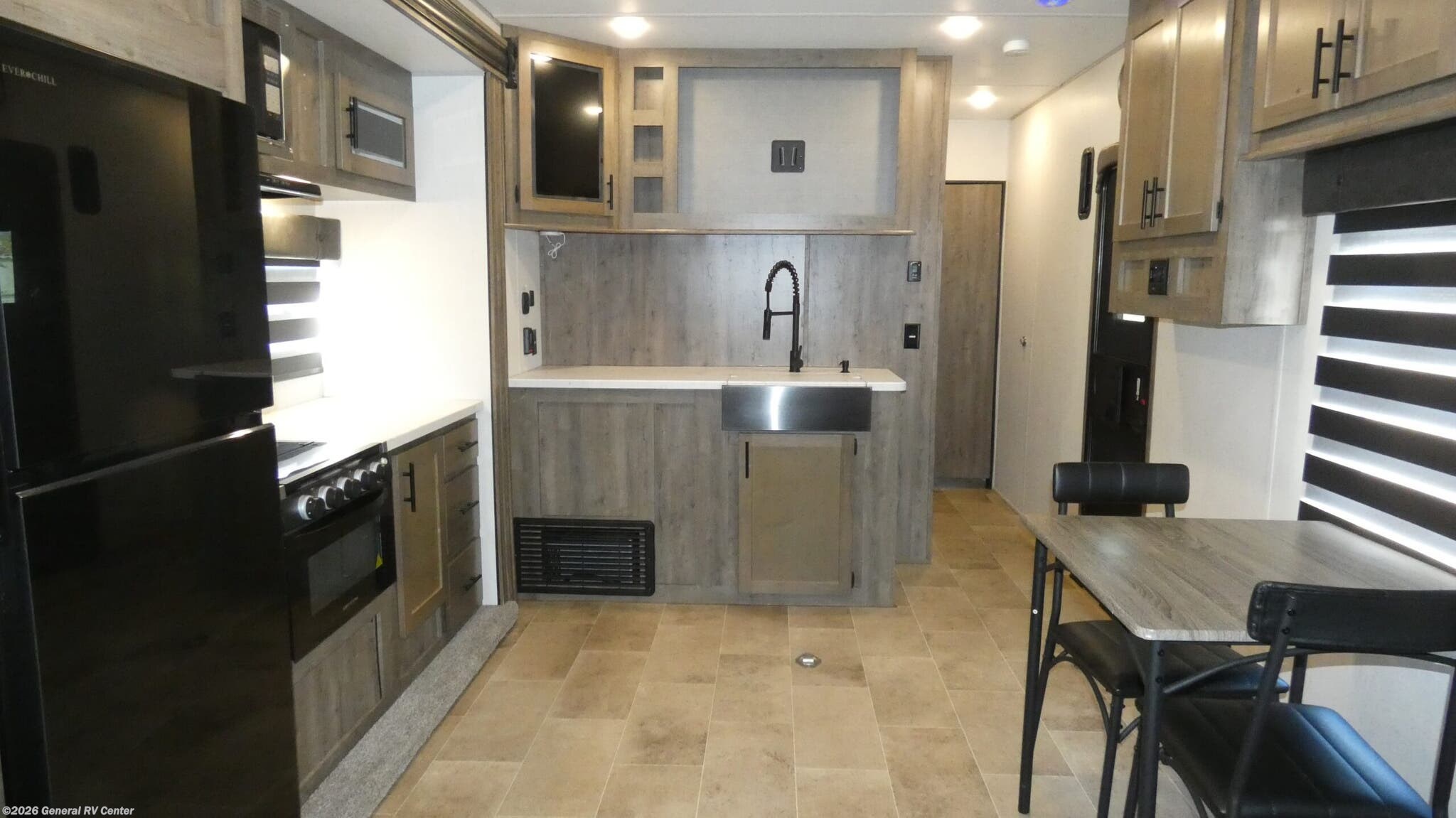 2021 Forest River Vengeance Rogue 26VKS - Used Travel Trailer For Sale by General RV Center in Clarkston, Michigan