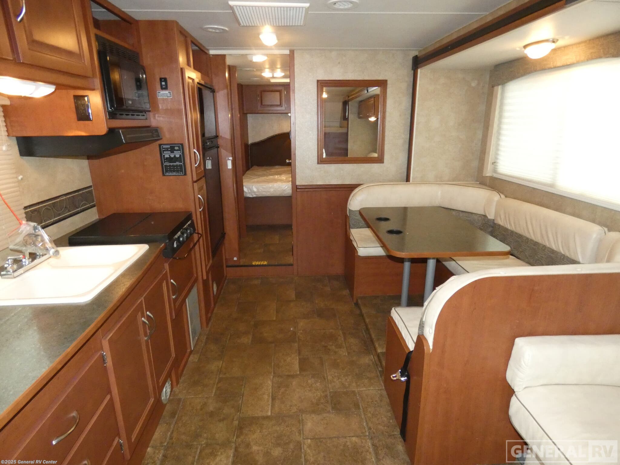 2014 Winnebago Minnie Winnie 31K-1S - Used Class C For Sale by General RV Center in Clarkston, Michigan