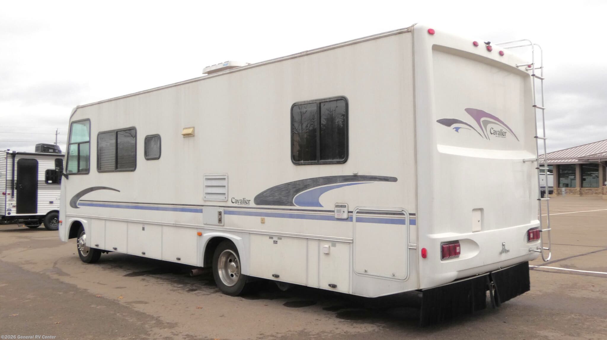 2002 Cavalier 8314 by Gulf Stream from General RV Center in Clarkston, Michigan