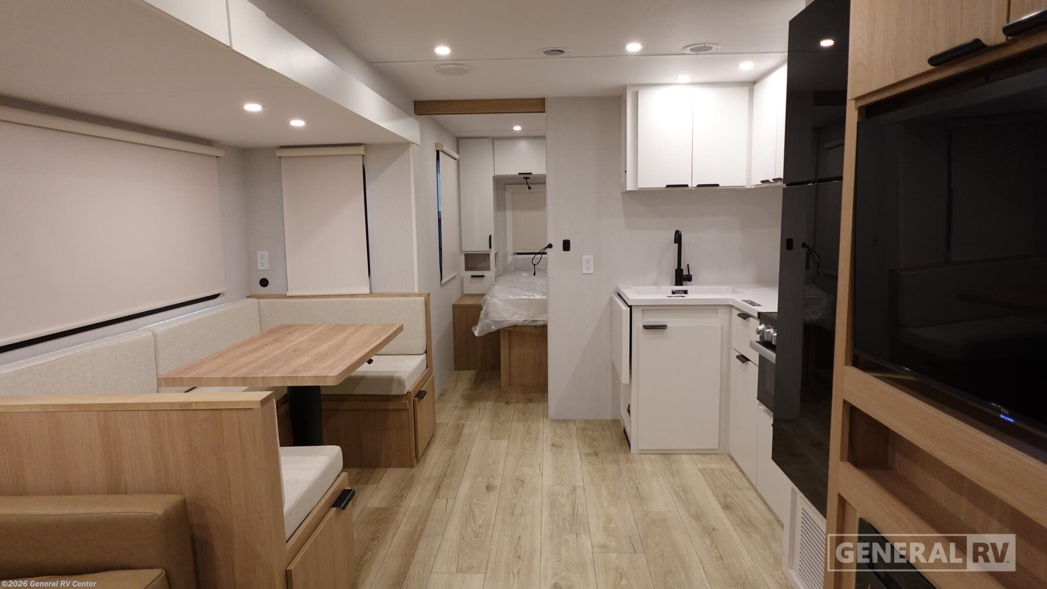 New 2026 Winnebago Thrive 28BHS available in Clarkston, Michigan