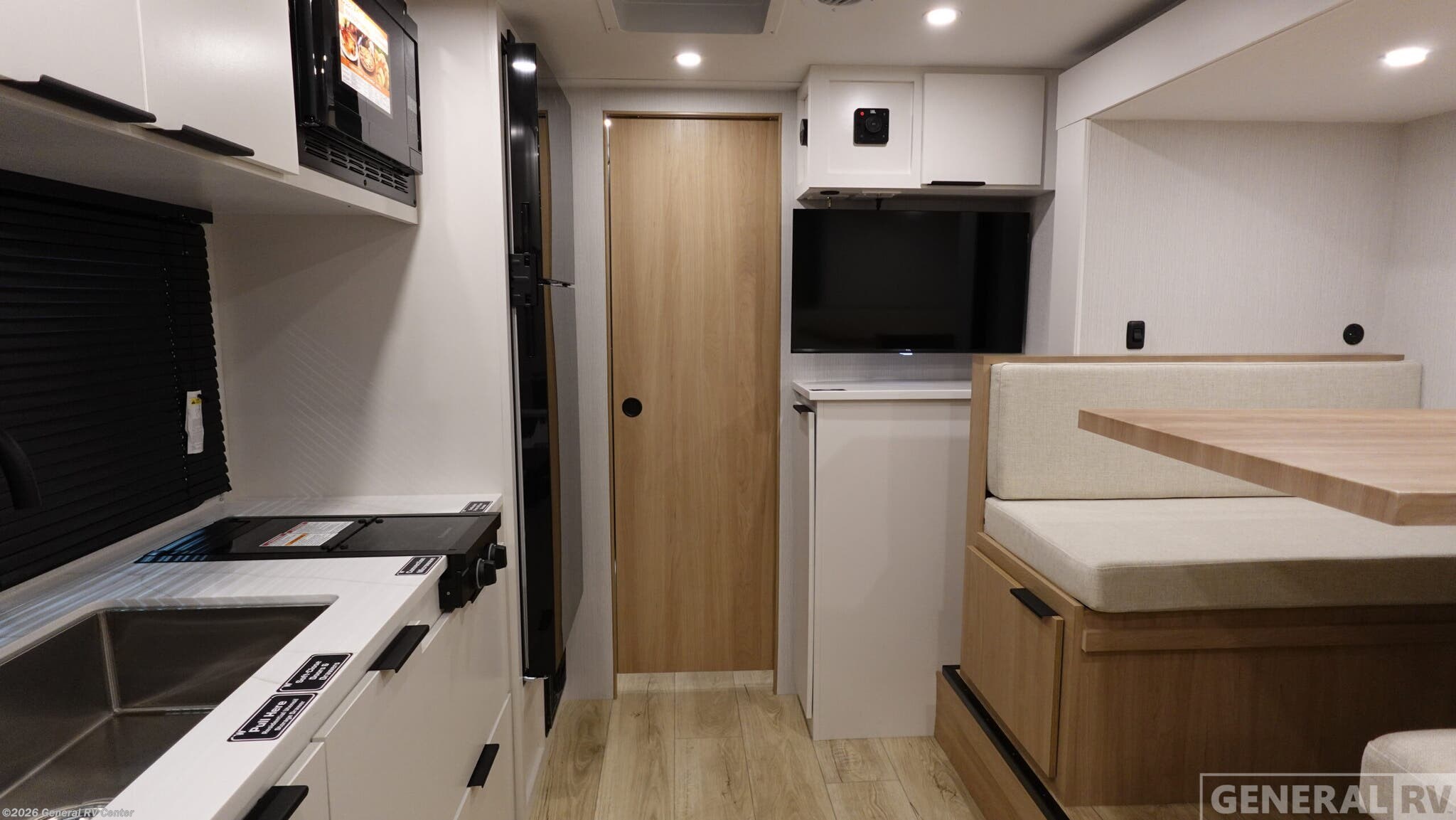 2026 Winnebago Micro Minnie 2108DS - New Travel Trailer For Sale by General RV Center in Clarkston, Michigan