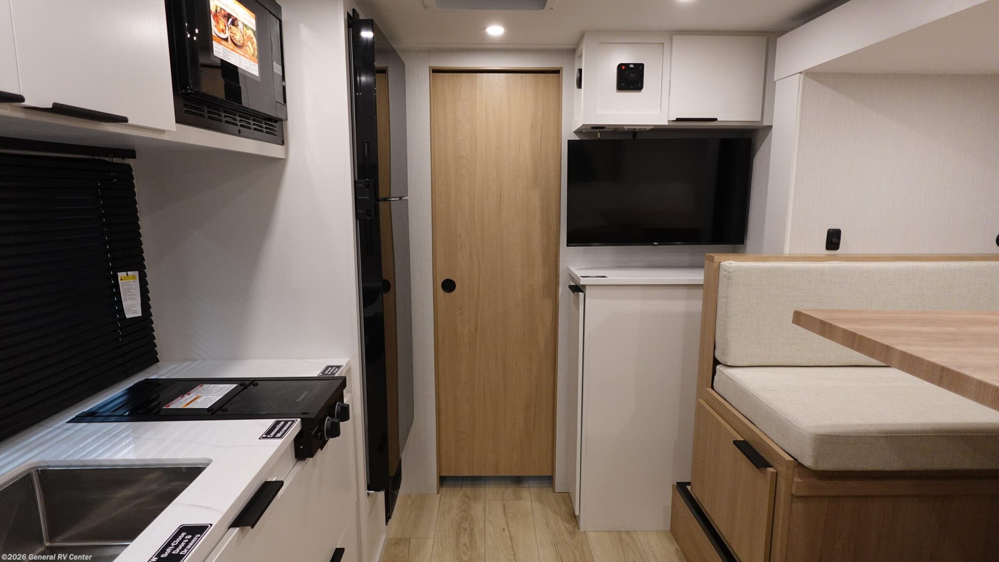 2026 Winnebago Micro Minnie 2108TB - New Travel Trailer For Sale by General RV Center in Clarkston, Michigan
