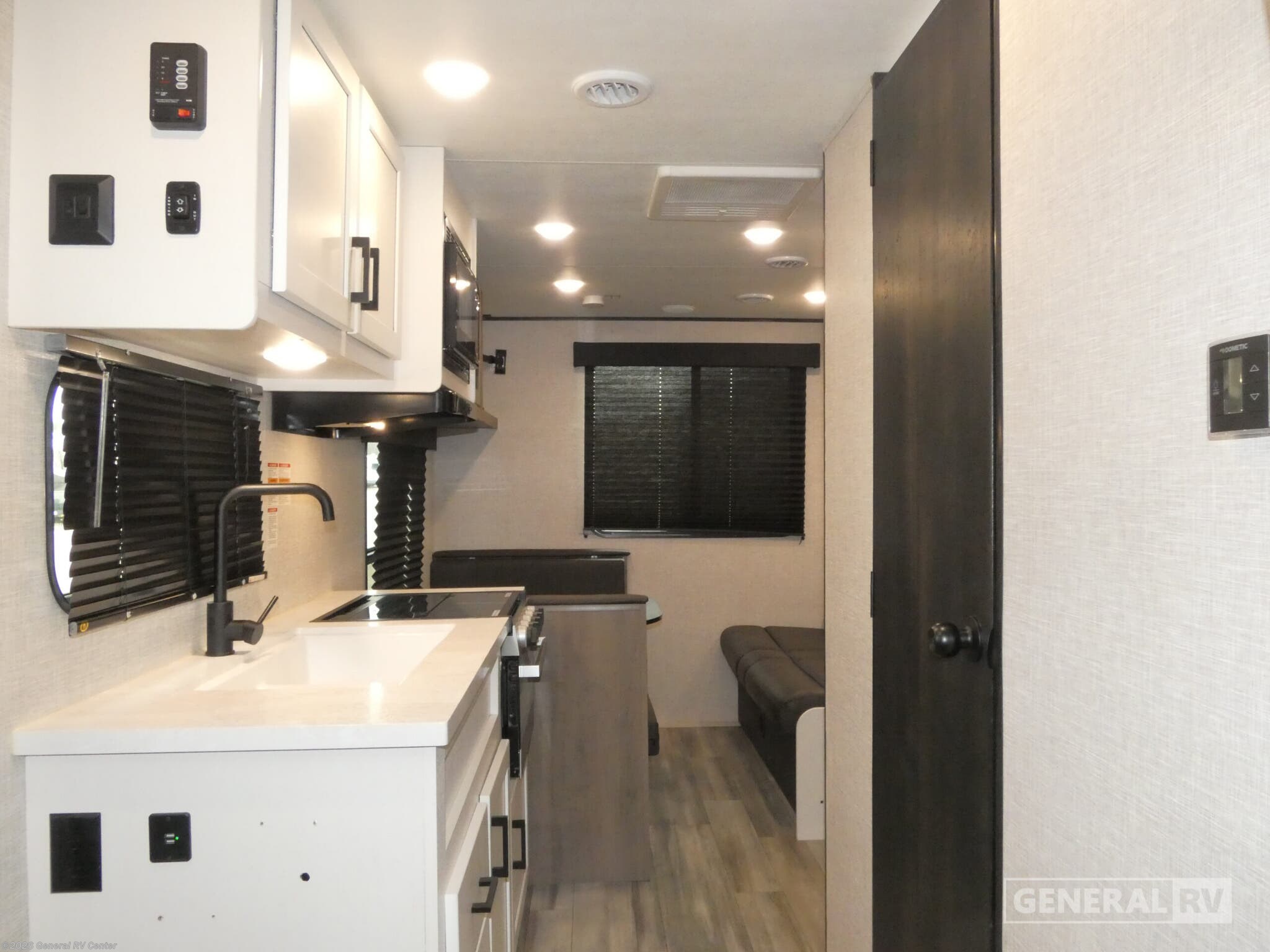 2024 Jayco Flight 210QB - Used Travel Trailer For Sale by General RV Center in Clarkston, Michigan