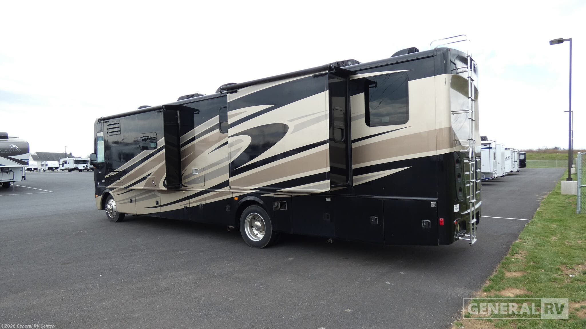 2015 Vacationer 36DBT by Holiday Rambler from General RV Center in Clarkston, Michigan