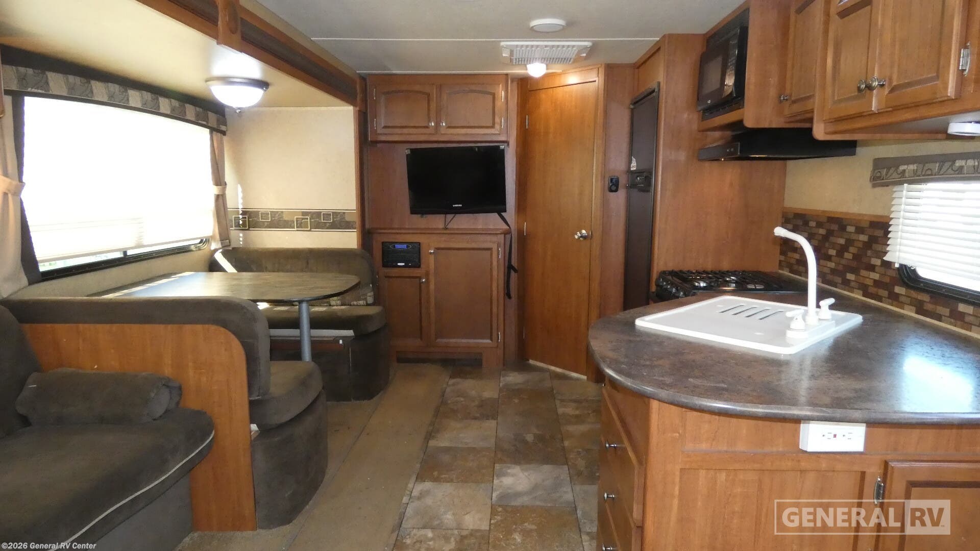Used 2013 Jayco White Hawk 27DSRL available in Clarkston, Michigan