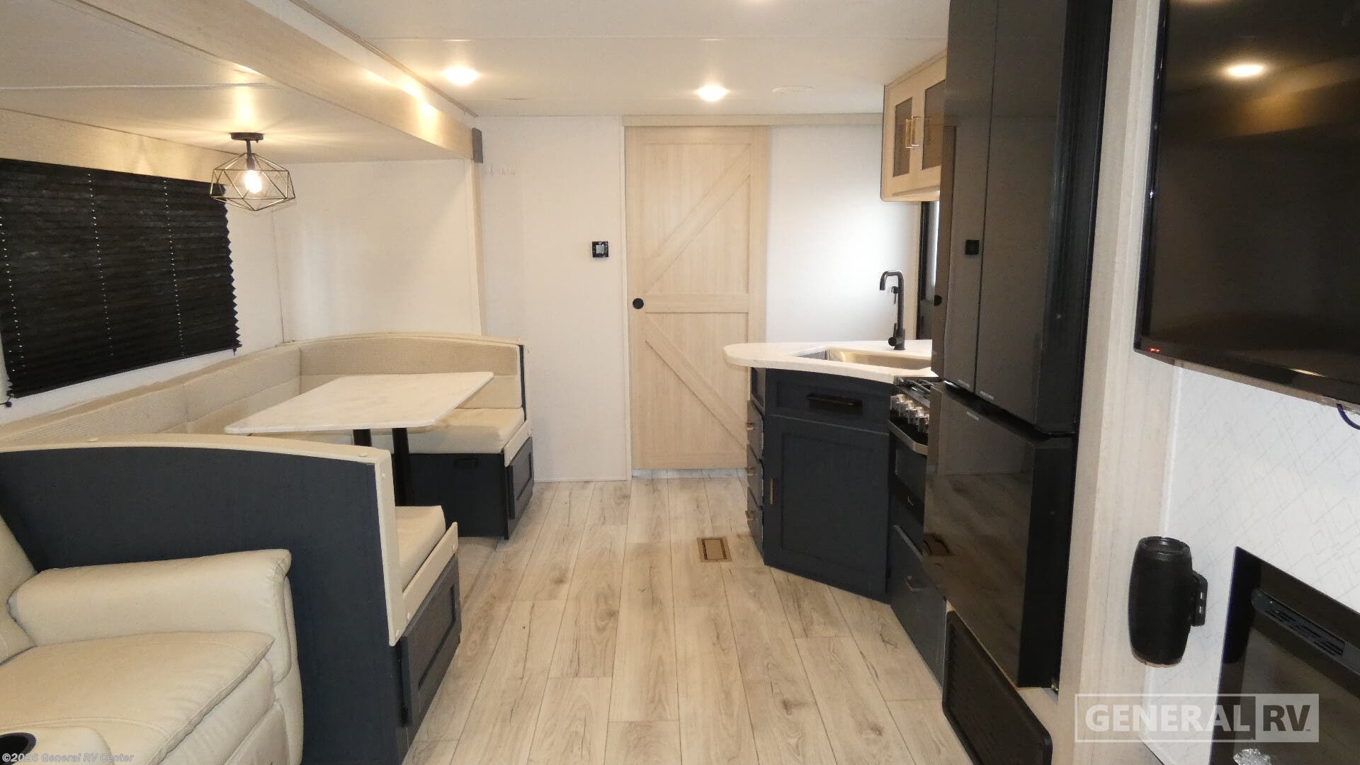 Used 2025 Prime Time Avenger 27DBS available in Clarkston, Michigan