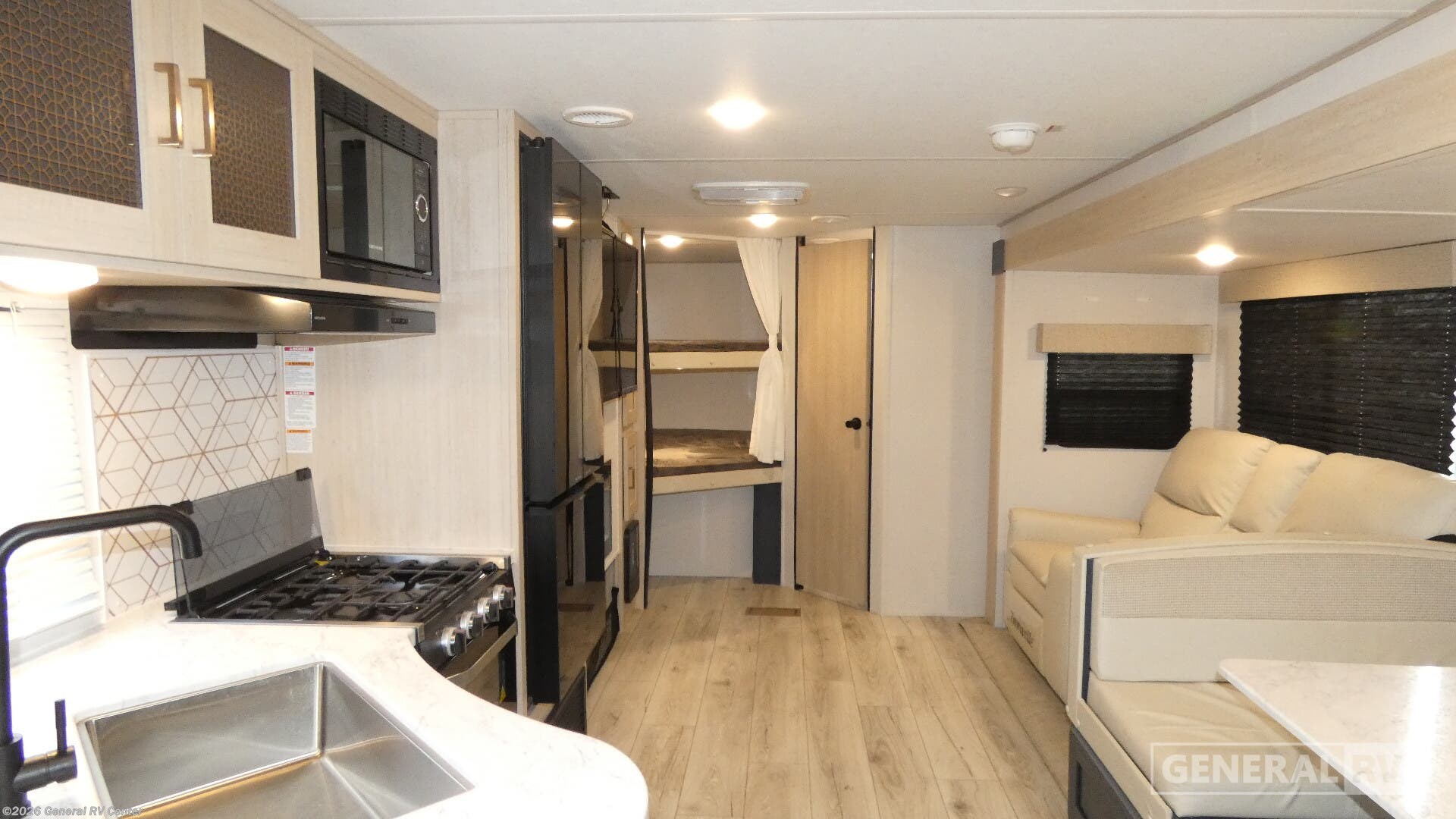 2025 Prime Time Avenger 27DBS - Used Travel Trailer For Sale by General RV Center in Clarkston, Michigan