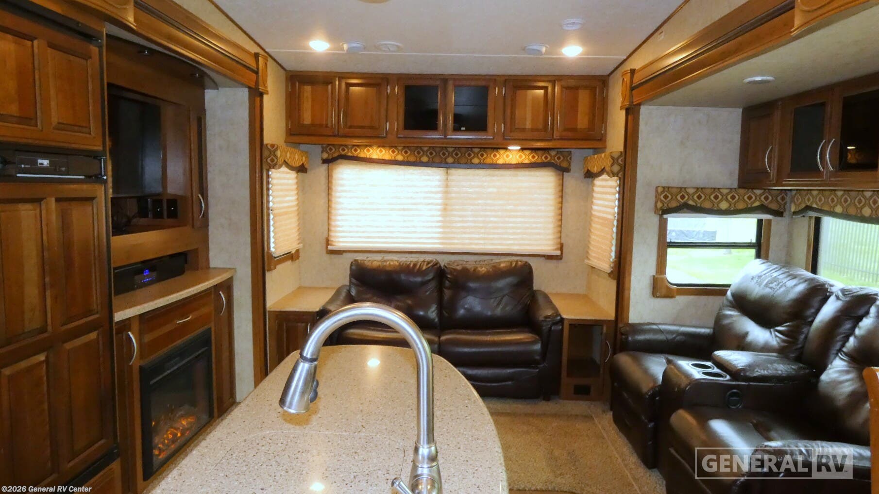 2016 Prime Time Crusader 315RST - Used Fifth Wheel For Sale by General RV Center in Clarkston, Michigan