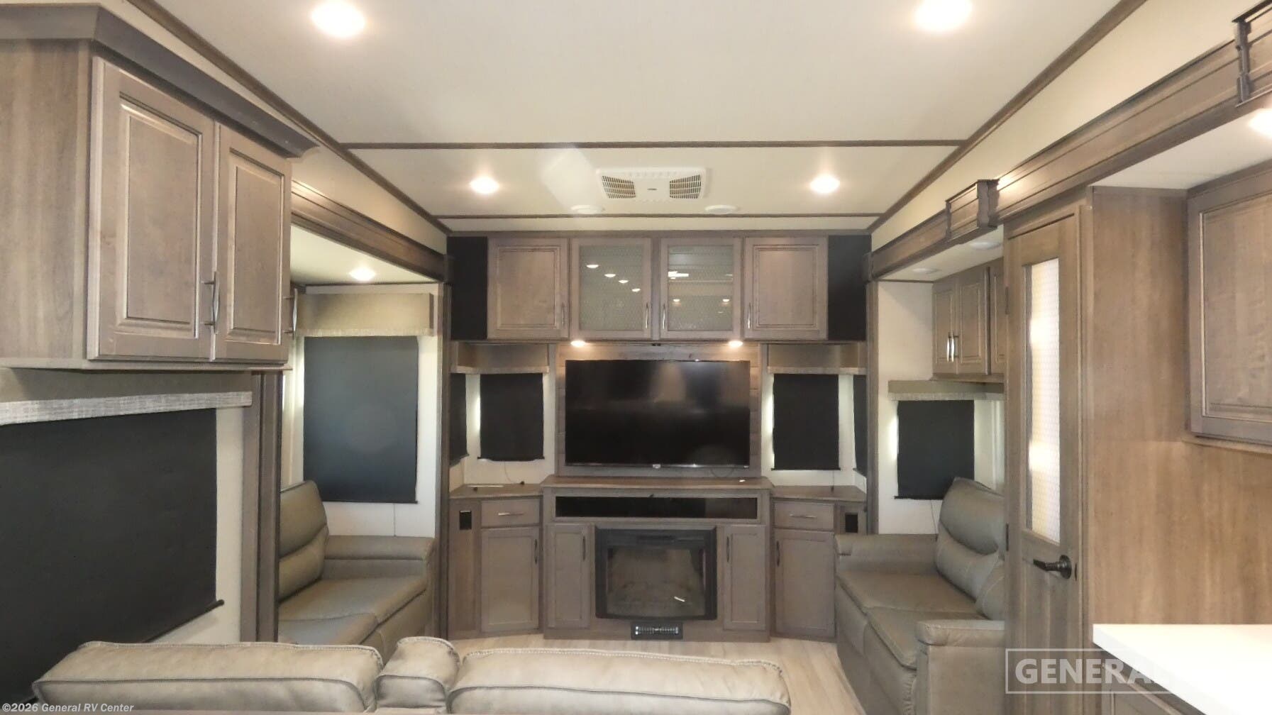 2022 Grand Design Solitude S-Class 3330RE - Used Fifth Wheel For Sale by General RV Center in Clarkston, Michigan