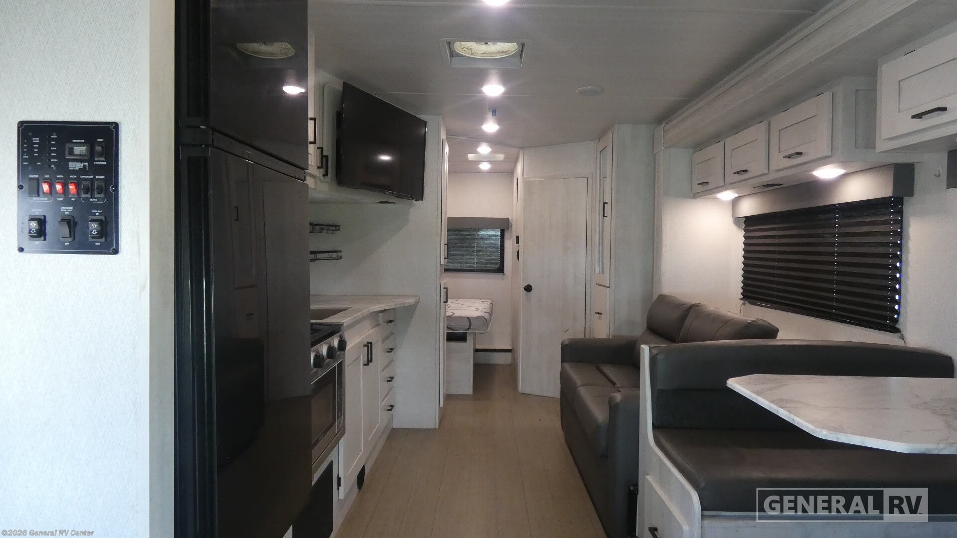 2023 East to West Entrada 2600DS - Used Class C For Sale by General RV Center in Clarkston, Michigan