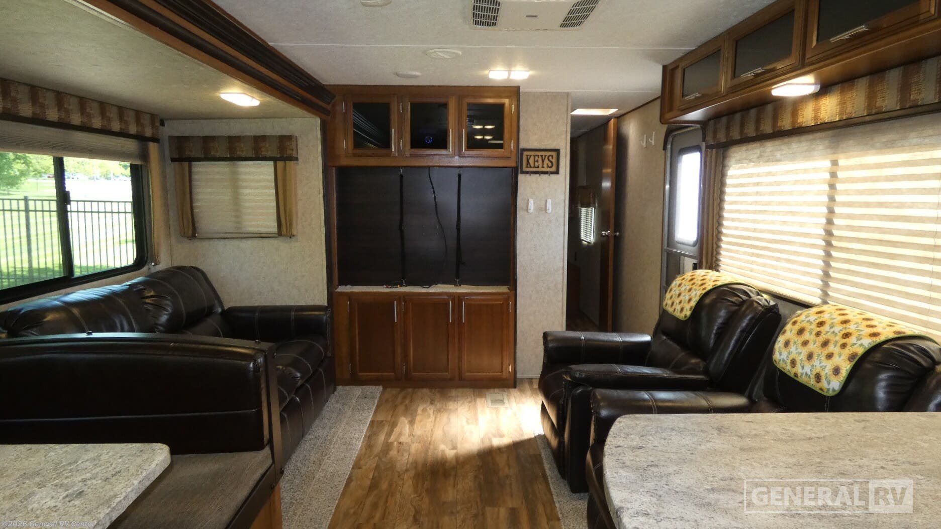 Used 2017 Prime Time Avenger 28RKS available in Clarkston, Michigan