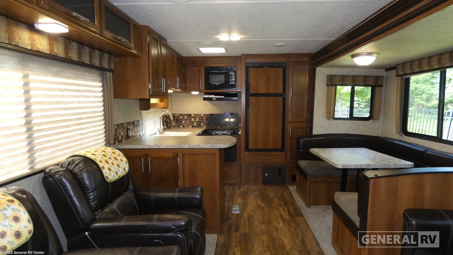 2017 Prime Time Avenger 28RKS - Used Travel Trailer For Sale by General RV Center in Clarkston, Michigan