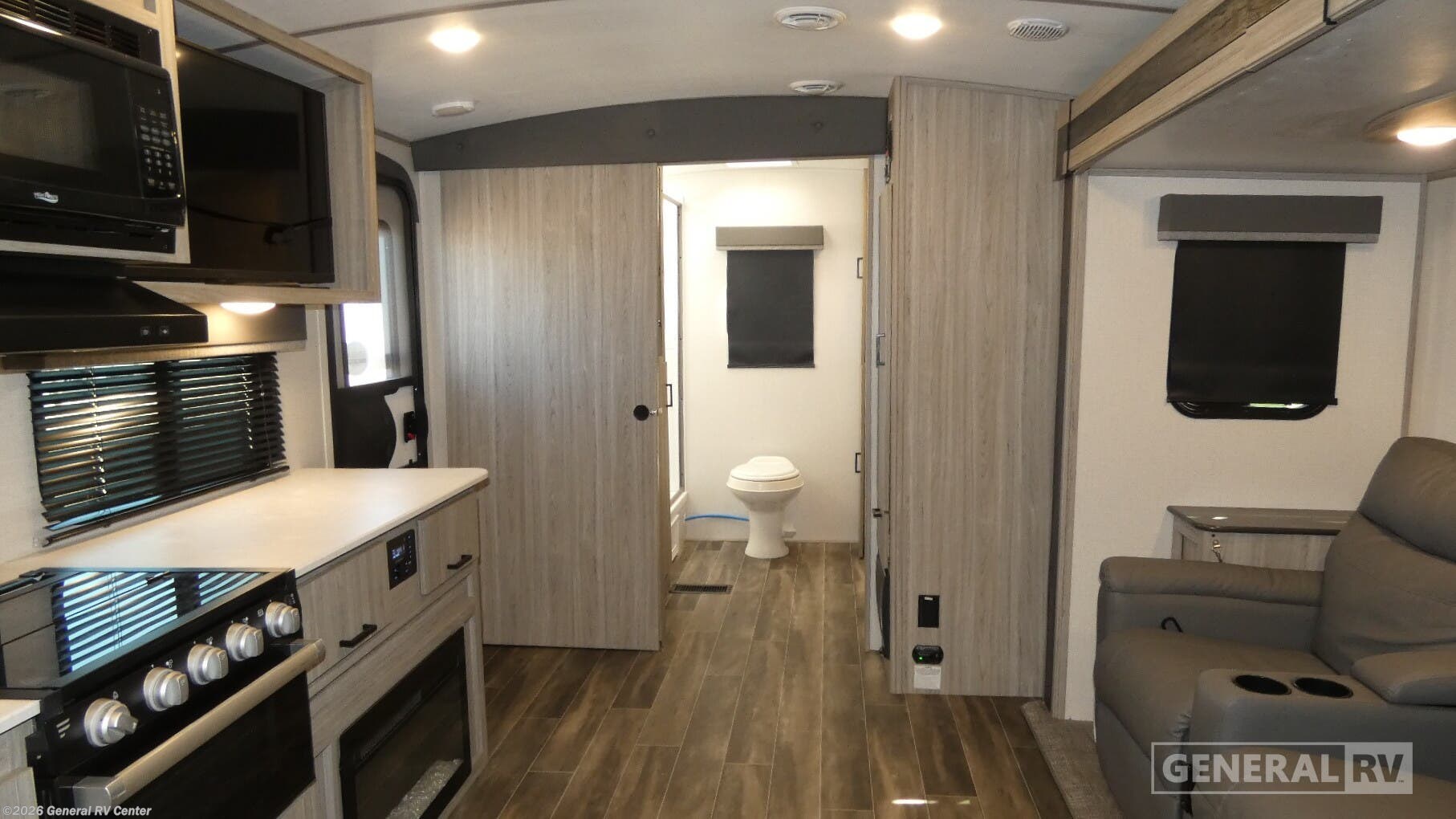 2022 Keystone Passport 2400RB - Used Travel Trailer For Sale by General RV Center in Clarkston, Michigan