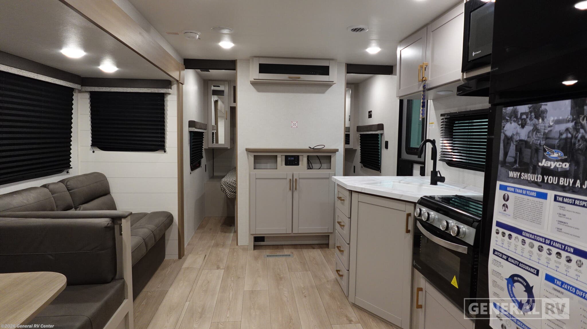 New 2027 Jayco Jay Flight SLX 321BDS available in Clarkston, Michigan
