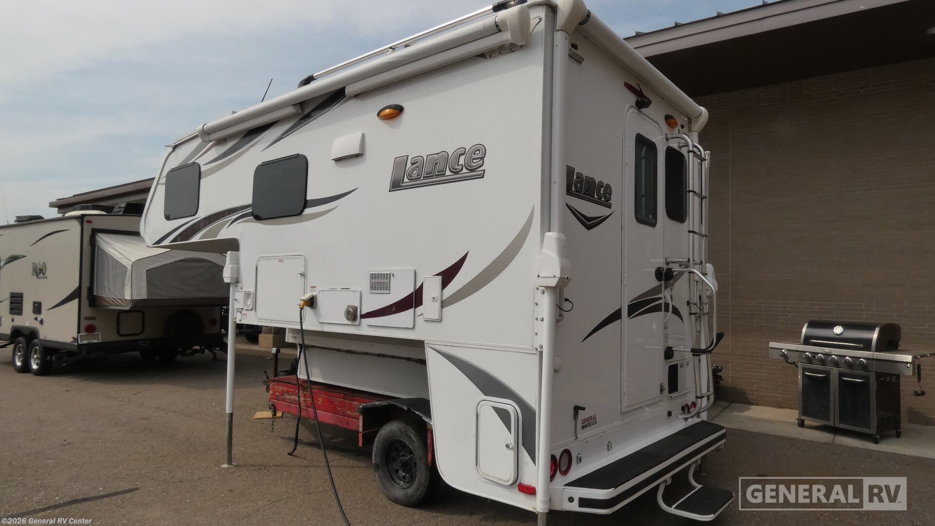 2019 995 by Lance from General RV Center in Clarkston, Michigan