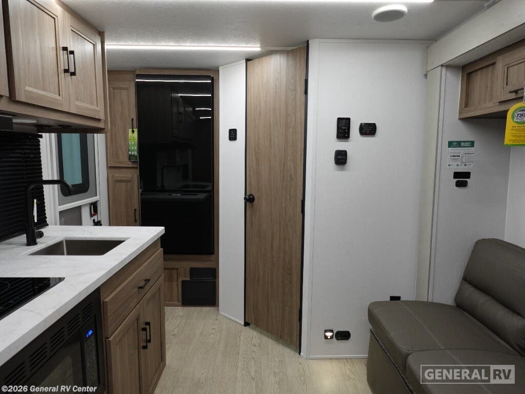 2026 Coachmen Freedom EXPRS 19SE - New Travel Trailer For Sale by General RV Center in Ocala, Florida
