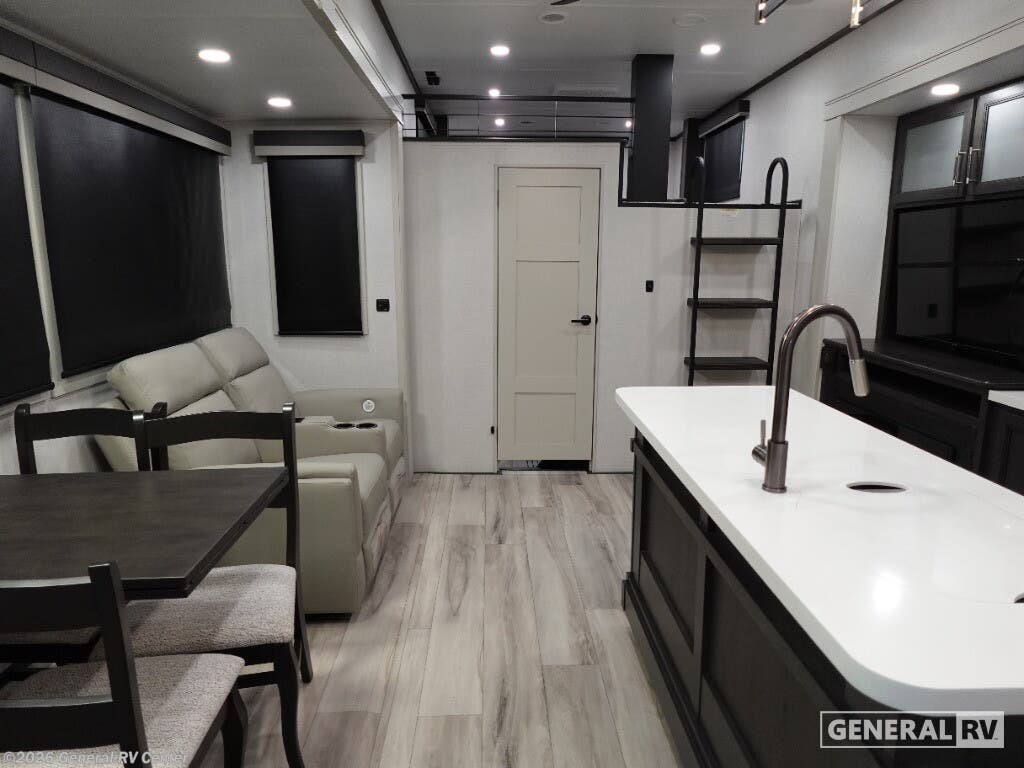 2026 Keystone Avalanche 390DS - New Fifth Wheel For Sale by General RV Center in Ocala, Florida