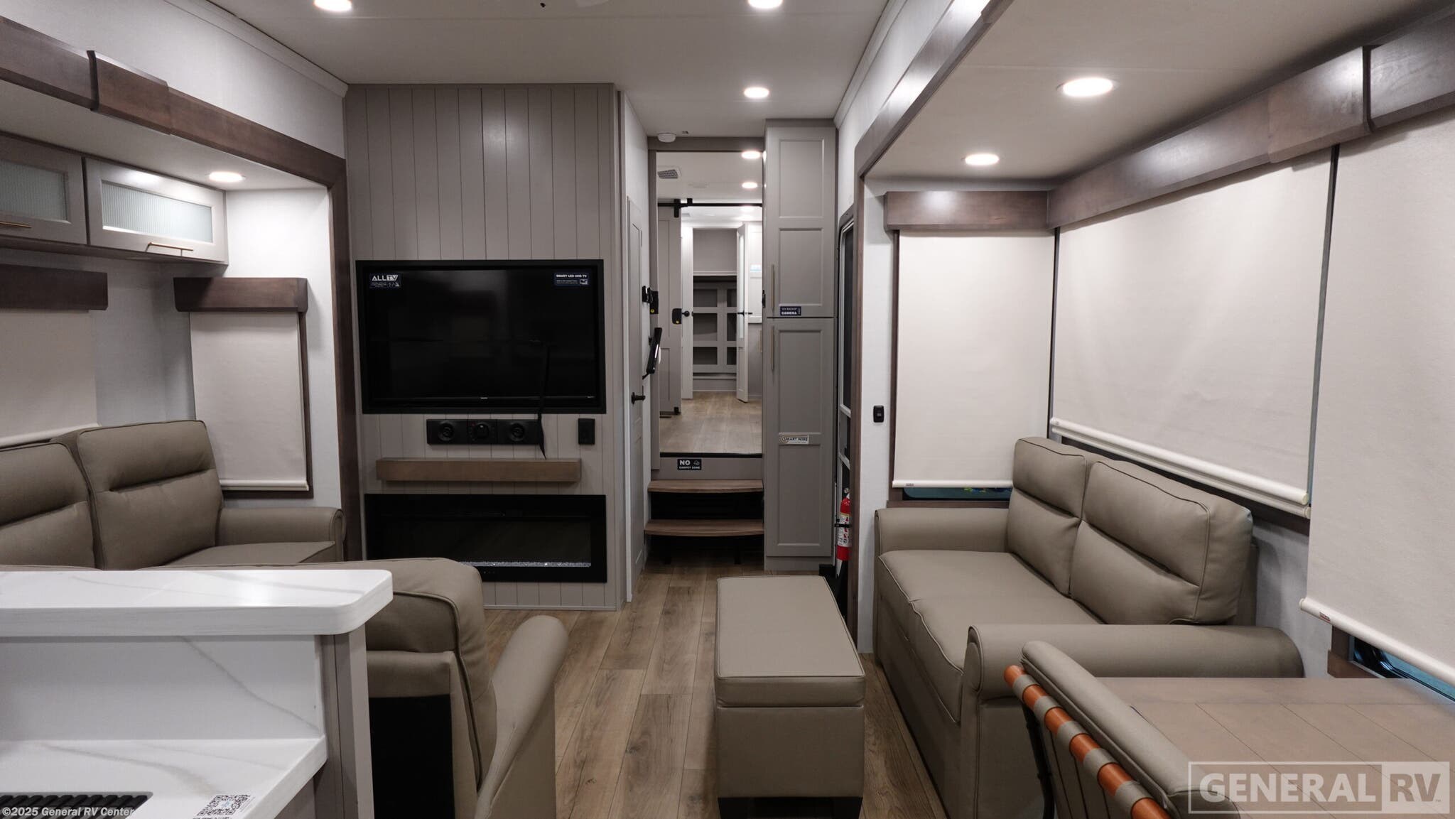New 2026 Alliance RV Paradigm 382RK available in Ocala, Florida
