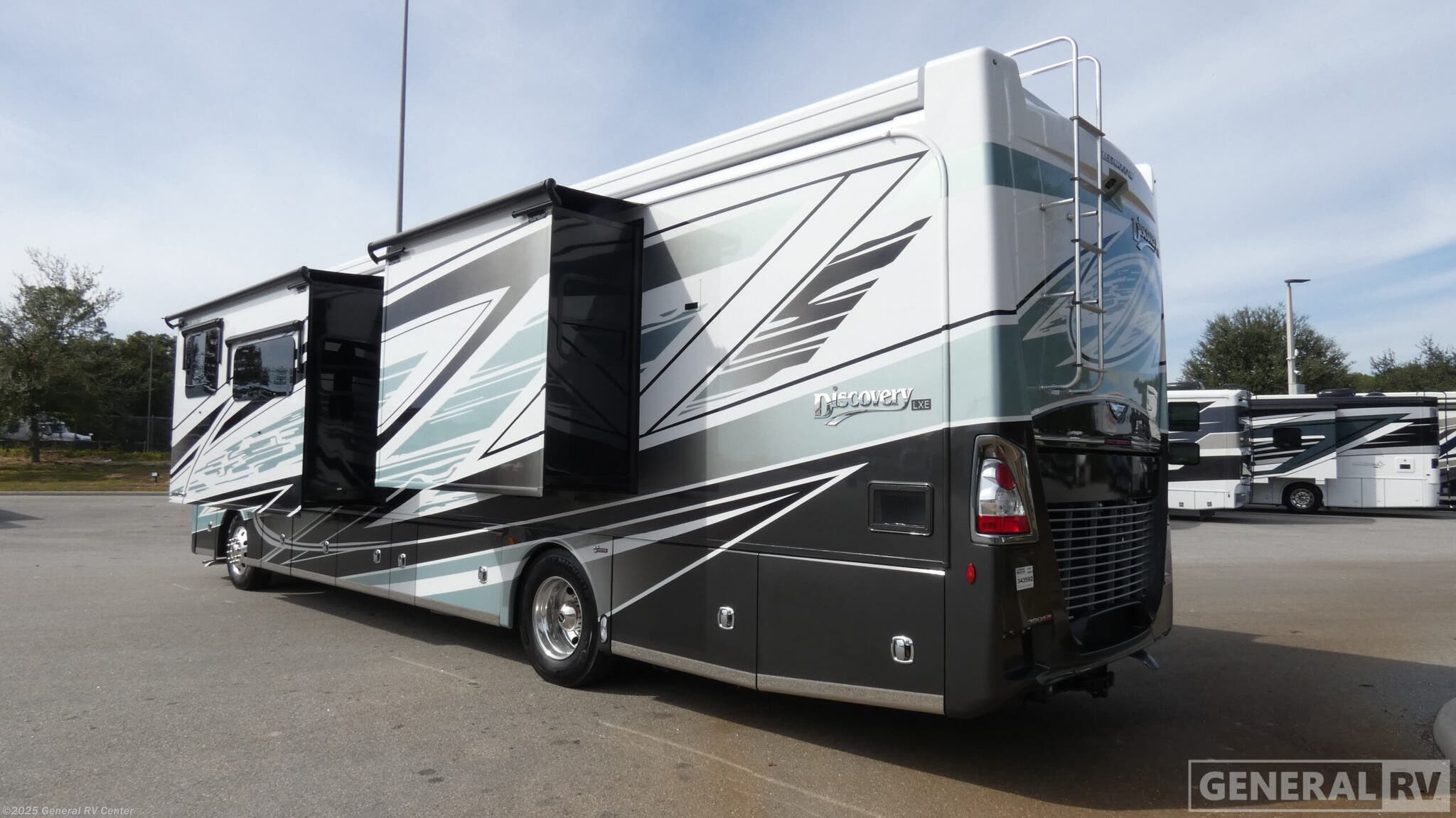 2026 Discovery LXE 40M by Fleetwood from General RV Center in Ocala, Florida