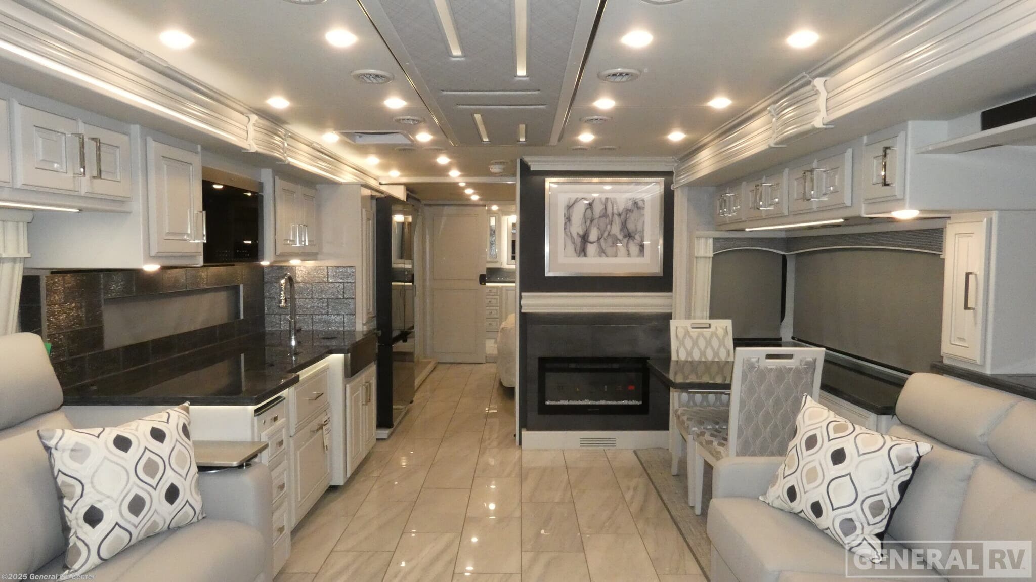 2026 Fleetwood Discovery LXE 40M - New Class A For Sale by General RV Center in Ocala, Florida