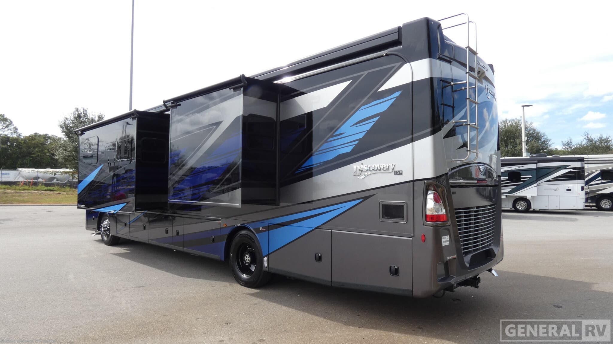 2026 Discovery LXE 40M by Fleetwood from General RV Center in Ocala, Florida
