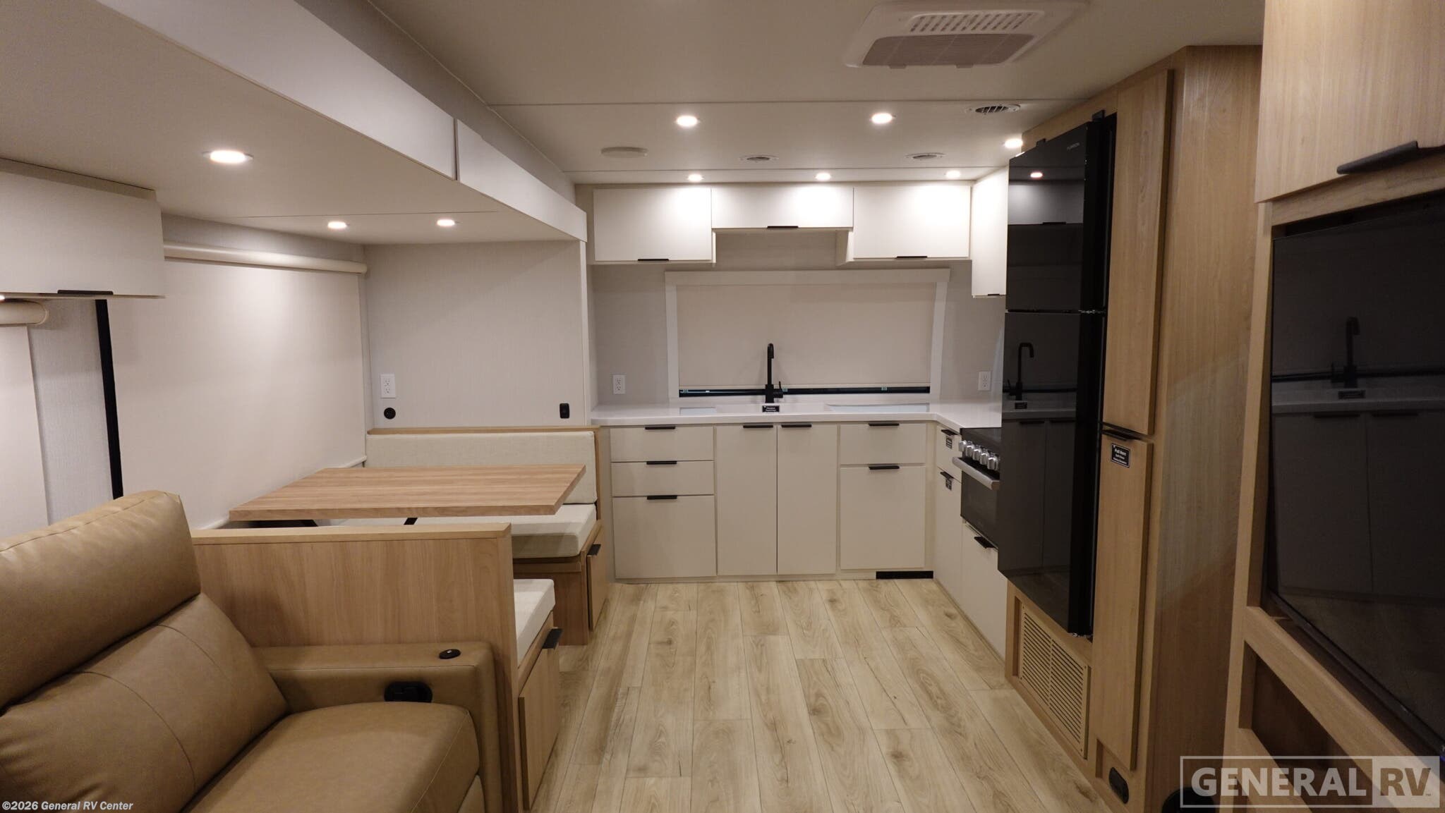 New 2026 Winnebago Thrive 26FKD available in Ocala, Florida