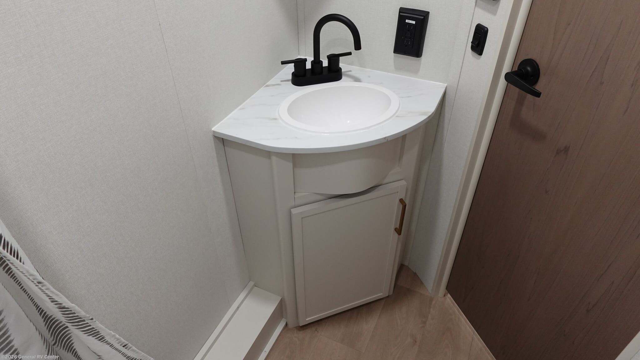 2026 Thrive 26FKD by Winnebago from General RV Center in Ocala, Florida