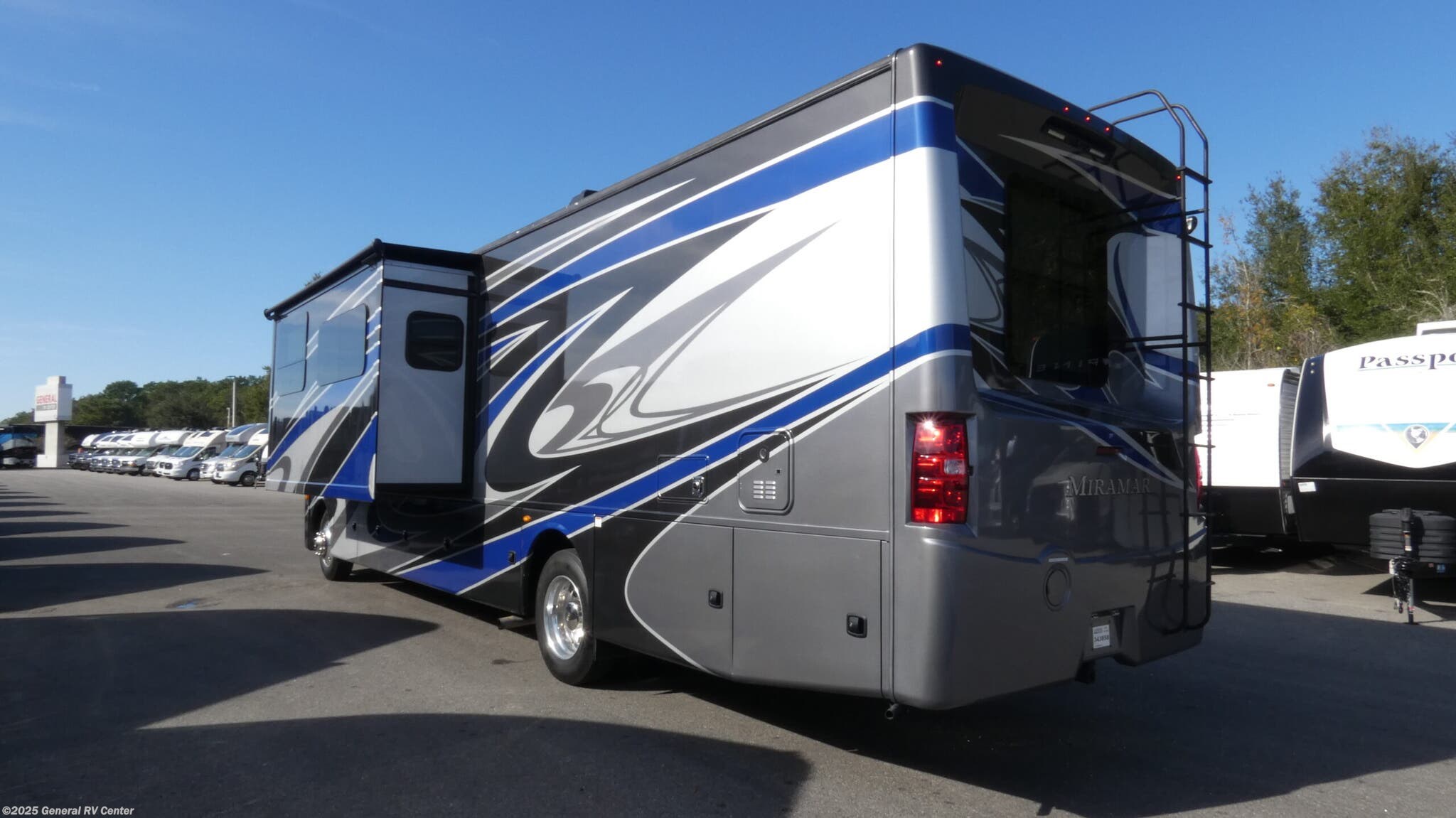 2022 Miramar 35.2-2SL by Thor Motor Coach from General RV Center in Ocala, Florida
