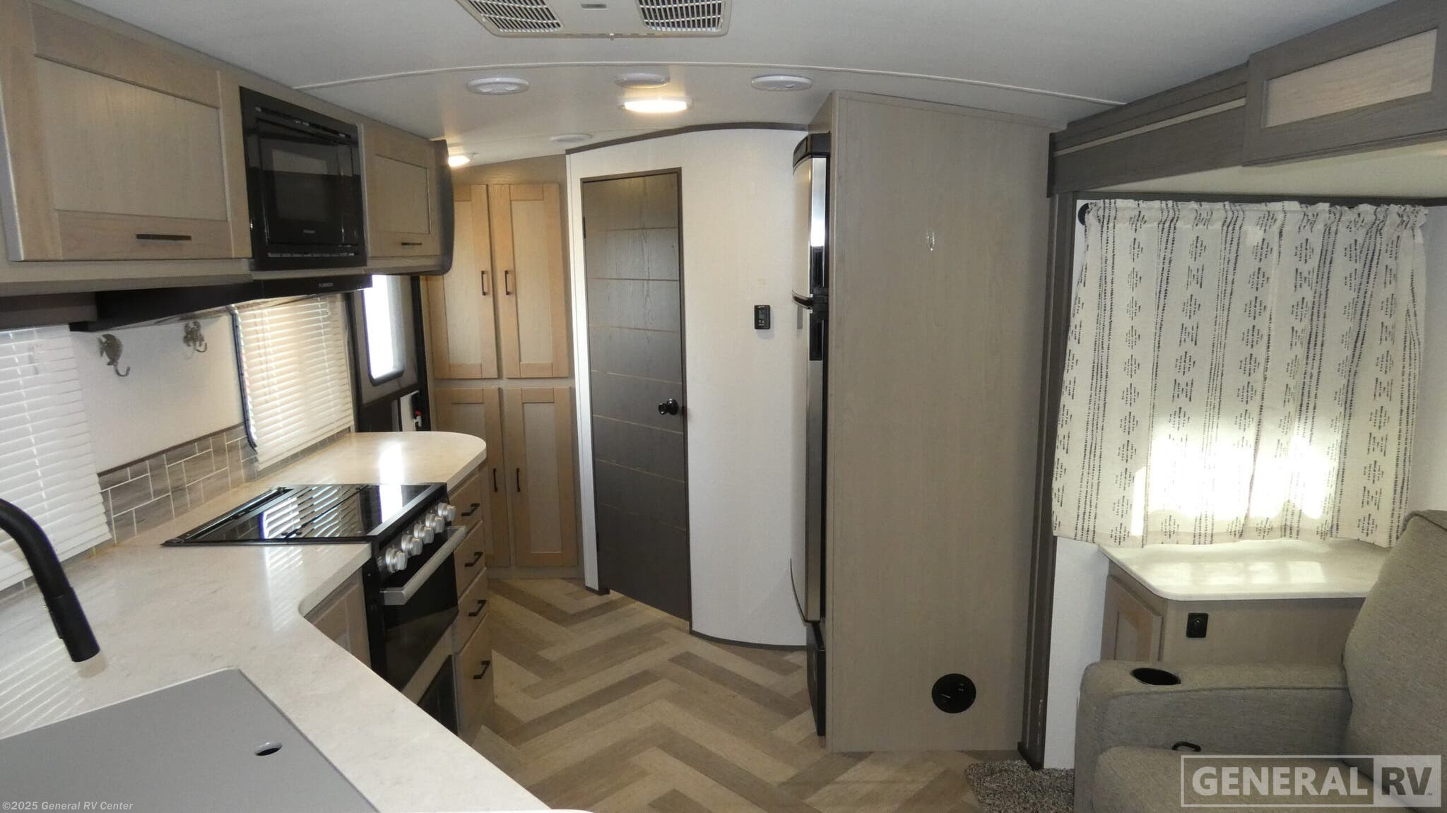 2021 Cruiser RV Twilight Signature 2100 - Used Travel Trailer For Sale by General RV Center in Ocala, Florida