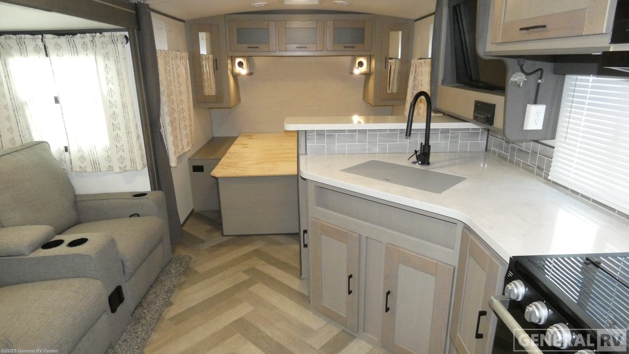 Used 2021 Cruiser RV Twilight Signature 2100 available in Ocala, Florida