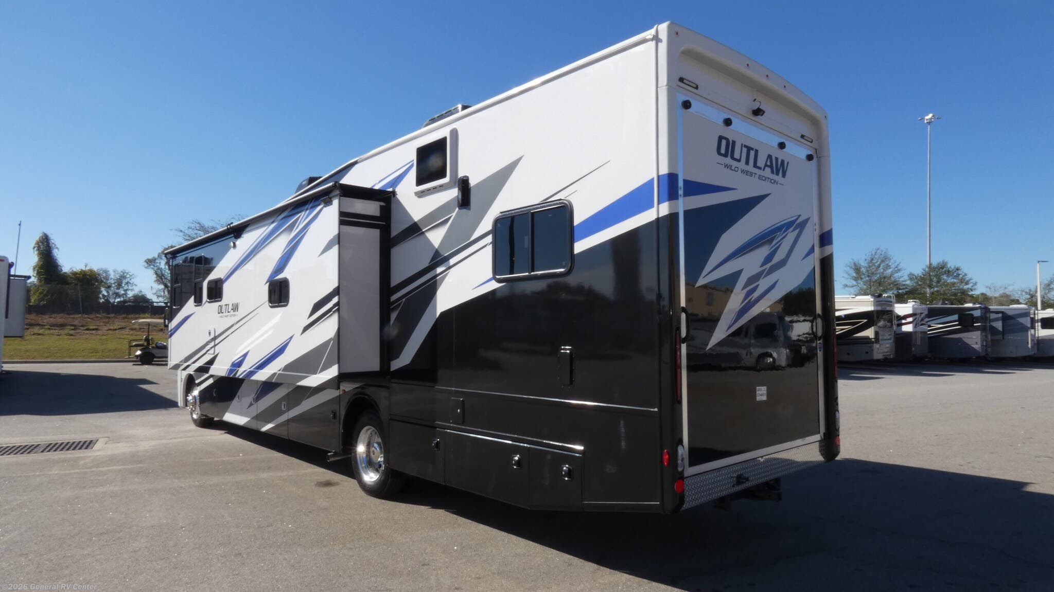 2026 Outlaw 38M by Thor Motor Coach from General RV Center in Ocala, Florida