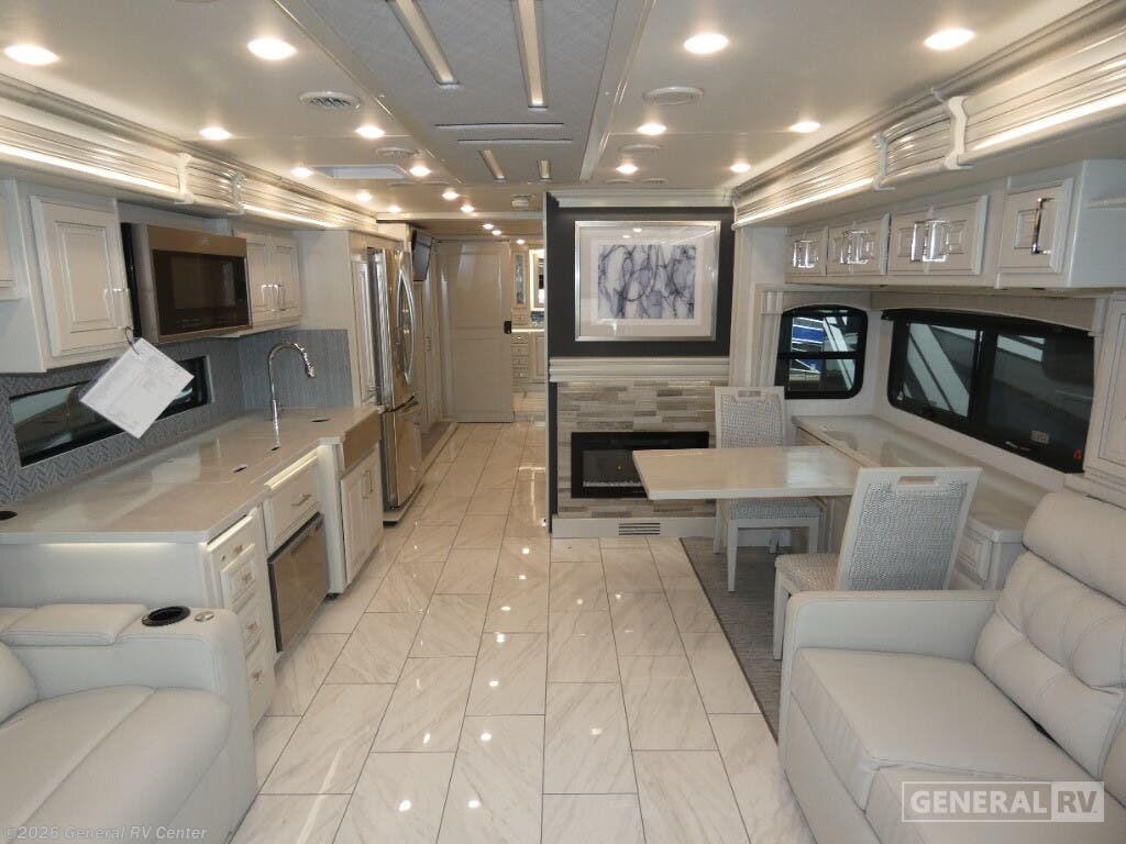2025 Fleetwood Discovery LXE 40M - New Class A For Sale by General RV Center in Ocala, Florida