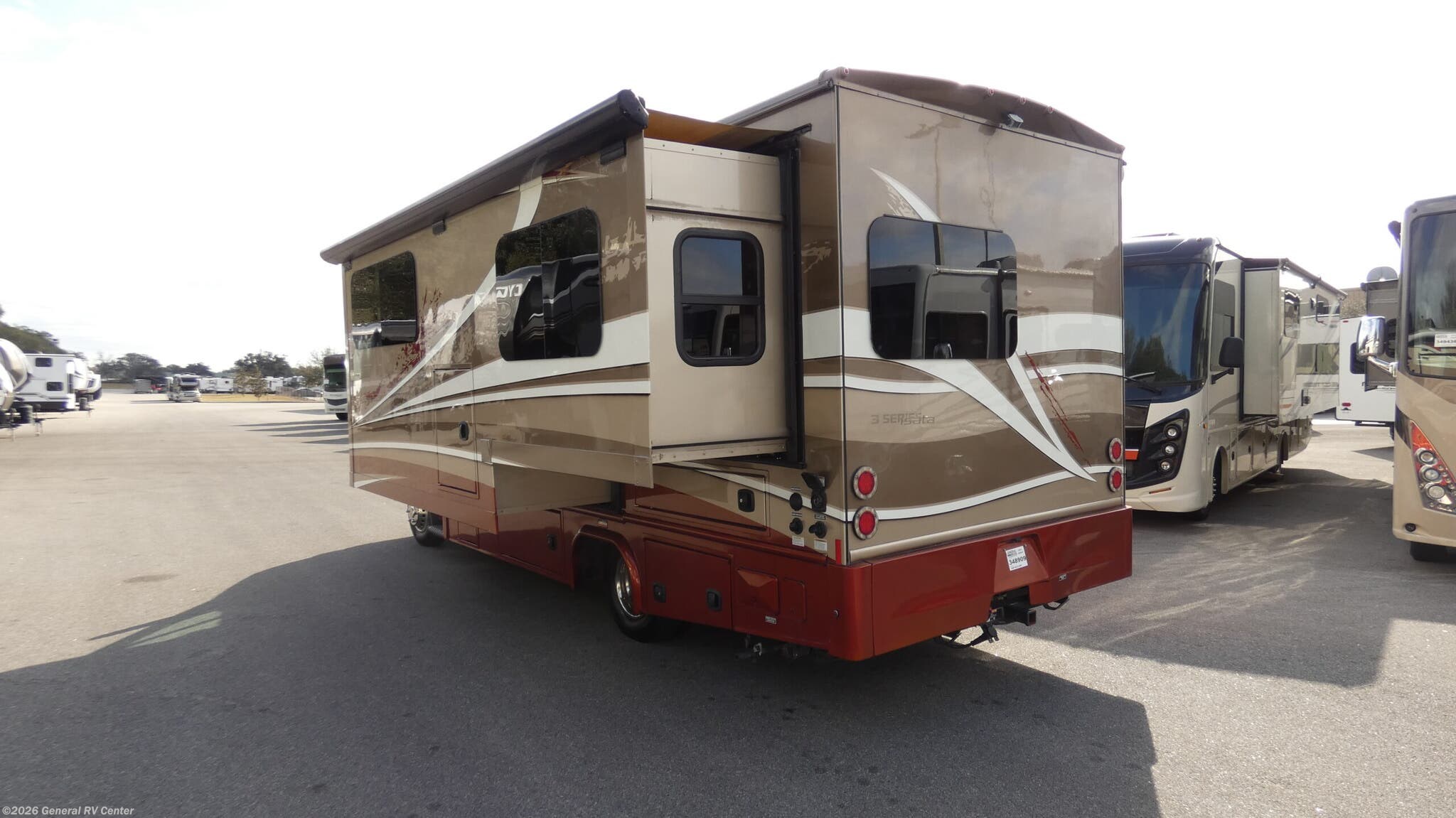 2018 ISATA 3 24FW by Dynamax Corp from General RV Center in Ocala, Florida